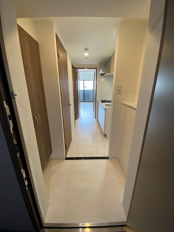 アスヴェル京都四条西院 玄関