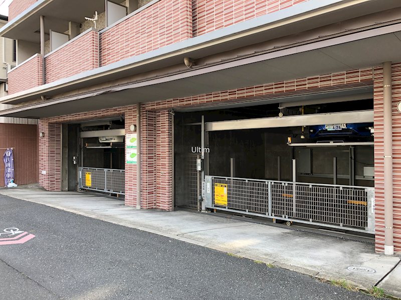 アルビオン 駐車場