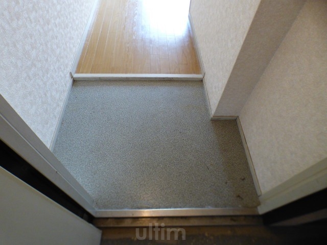 プレアール京都六地蔵 玄関