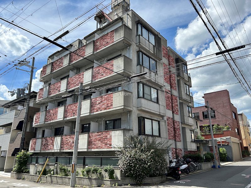ヴィラエトワール西院 外観