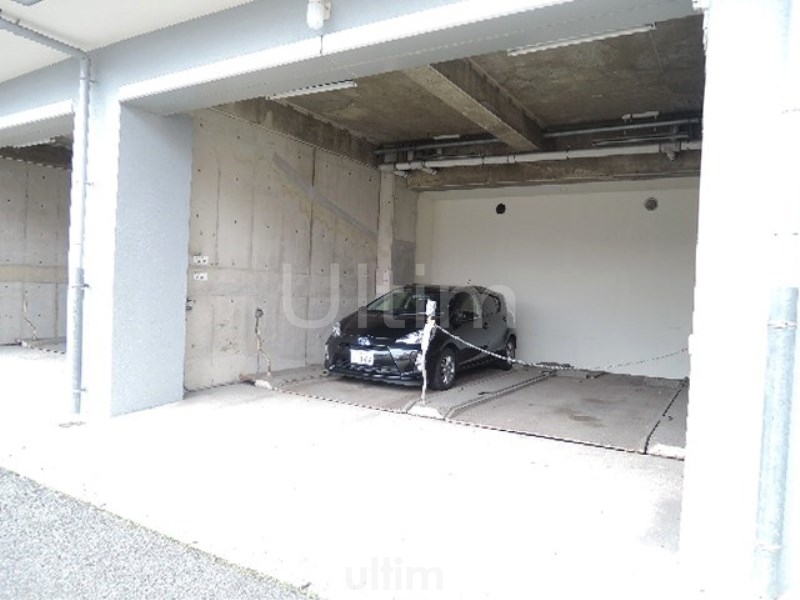 ジュネス神楽田 駐車場