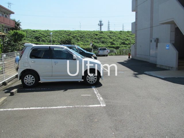 エクシード・こはた 駐車場