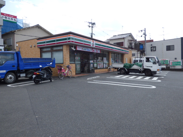 エクシード・こはた コンビニ