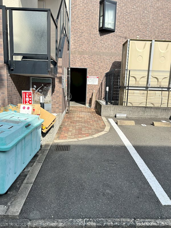 ジェルメ行伊 エントランス
