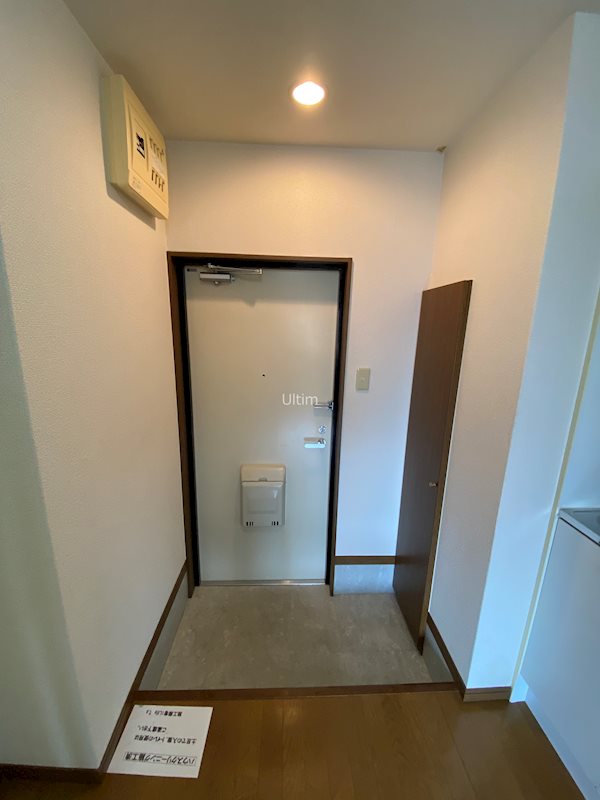 アンプルールフェール椋 玄関