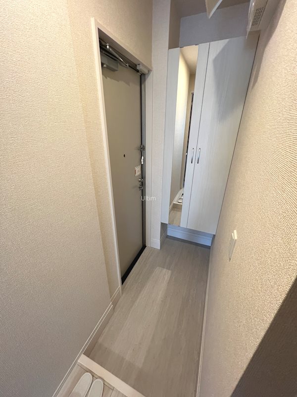 太秦レジデンスE棟 玄関