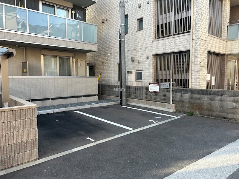 太秦レジデンスＷ棟 駐車場