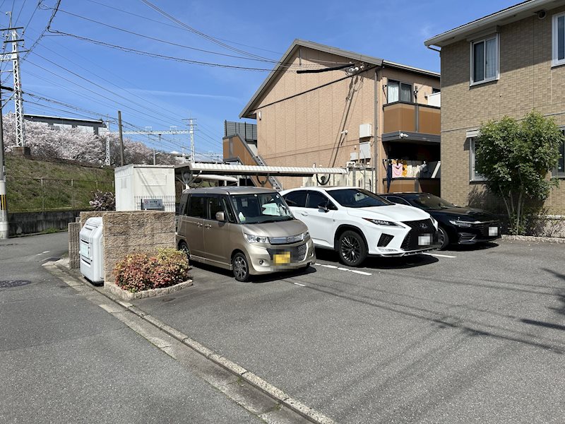 コンフォート西京極 駐車場
