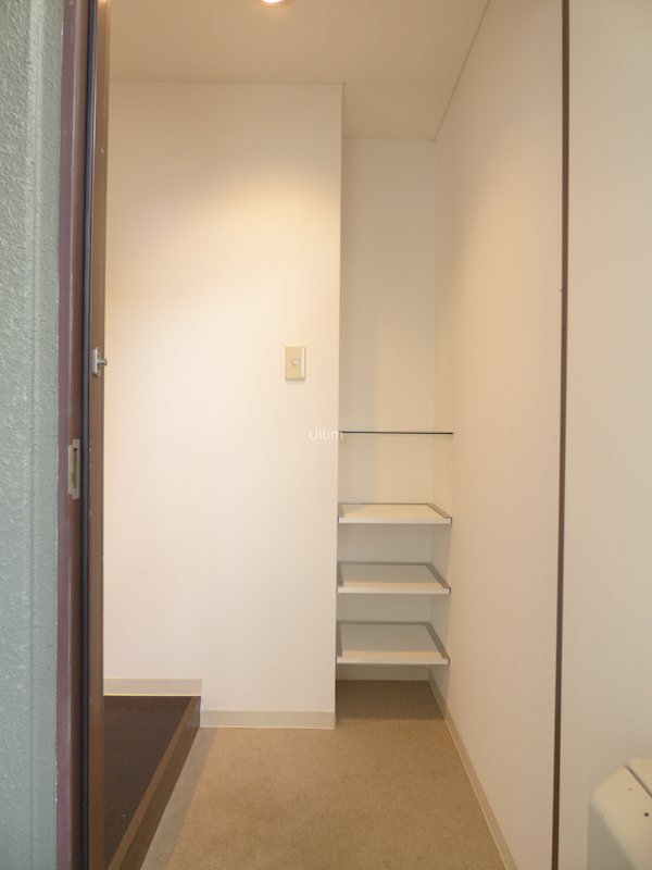アビタシオン 玄関