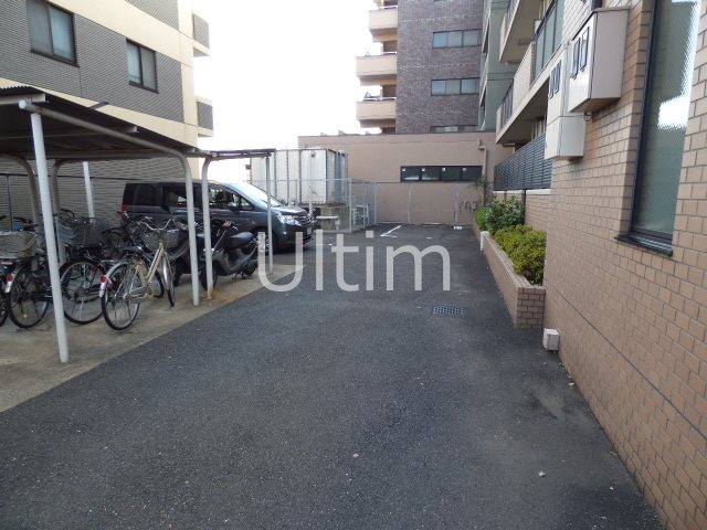 シェルベージュ城南 駐車場