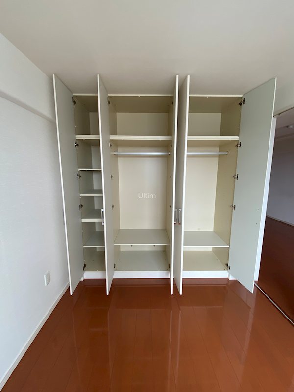 サーパスシティ西院日照町 収納