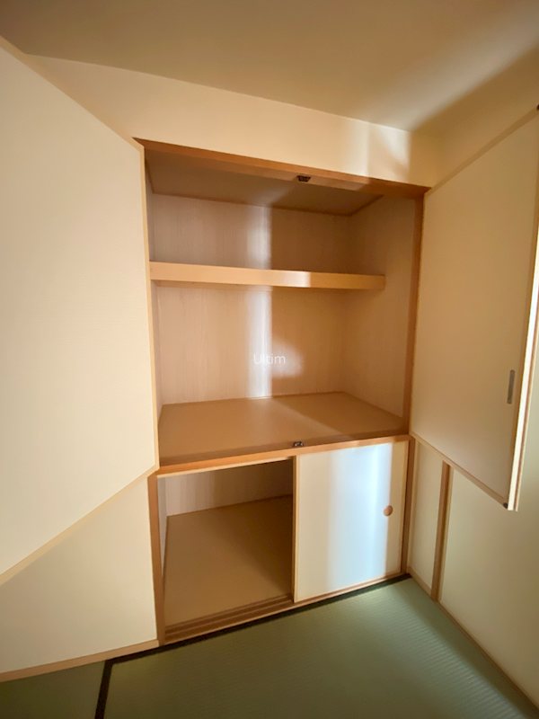 サーパスシティ西院日照町 収納