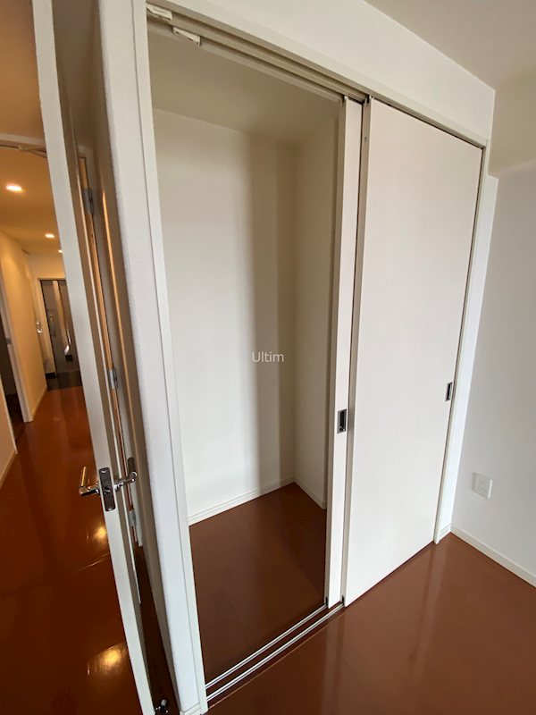 サーパスシティ西院日照町 収納