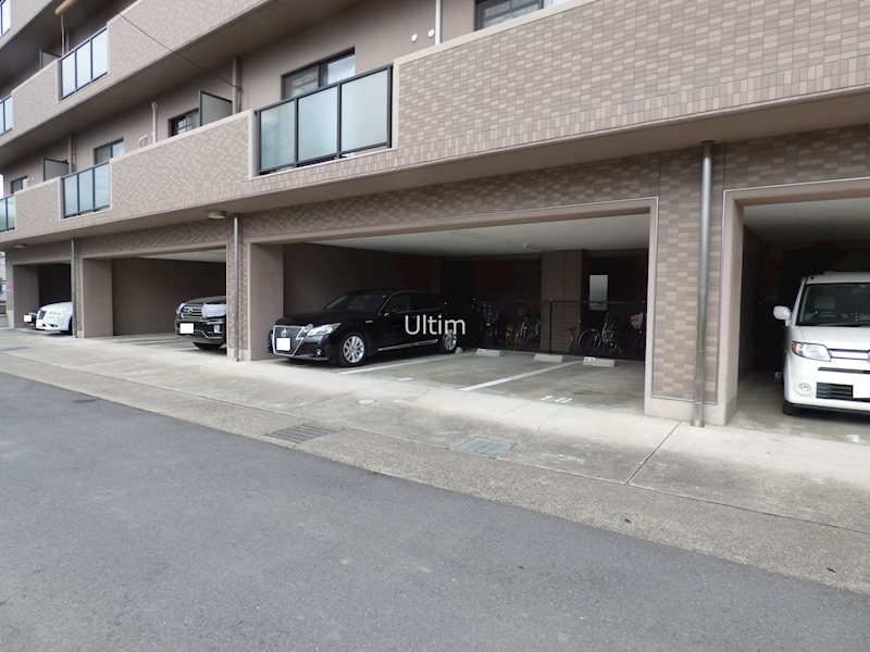ヴェルドミール 駐車場