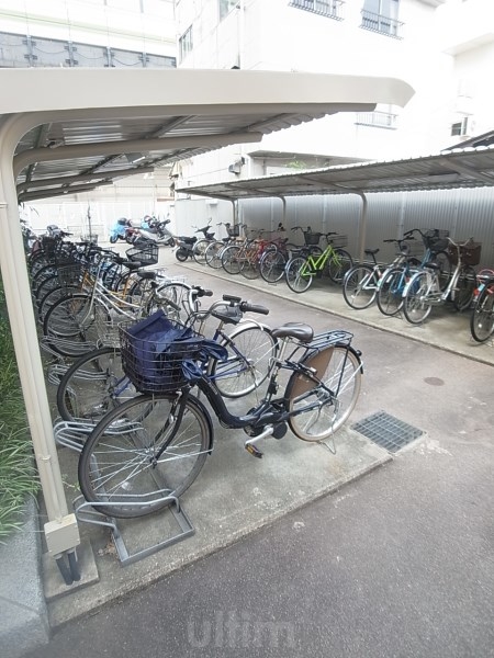 朝日プラザ深草 駐車場