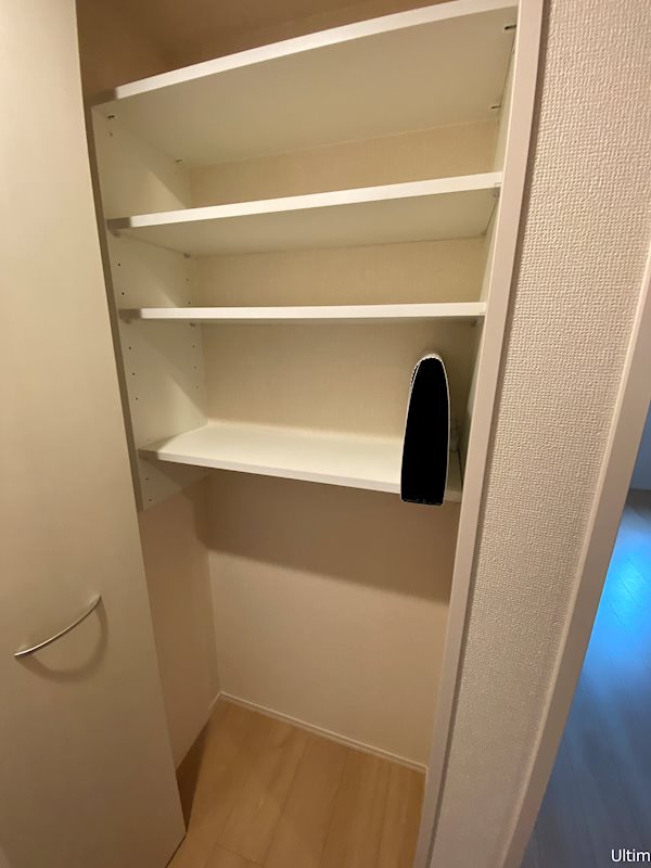 シェモワ A棟 収納