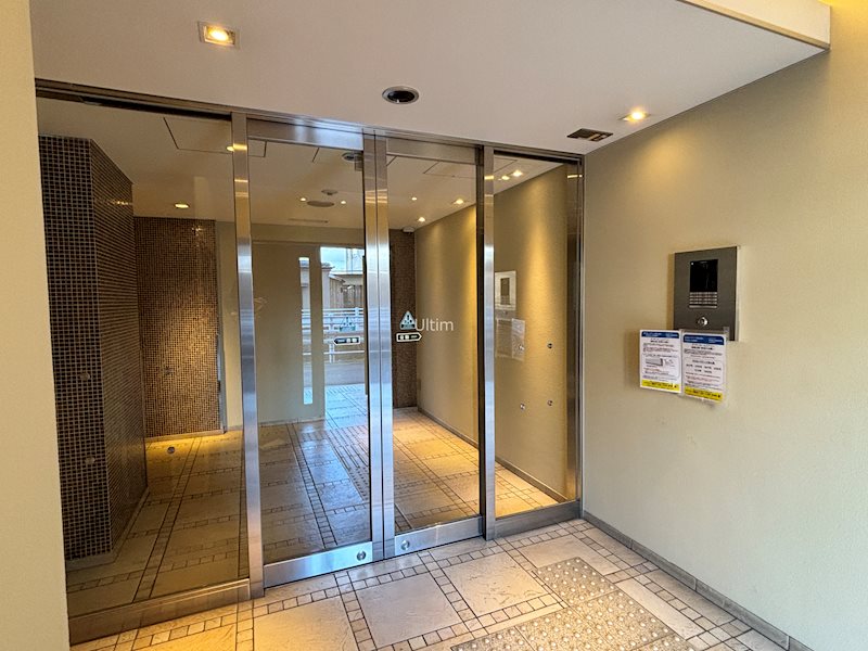 KDXレジデンス西大路 エントランス