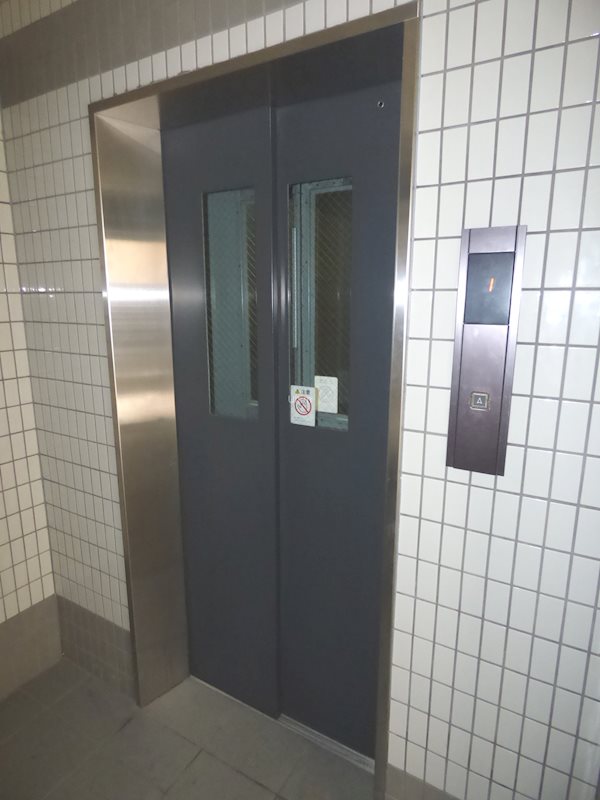 長谷川マンション ロビー