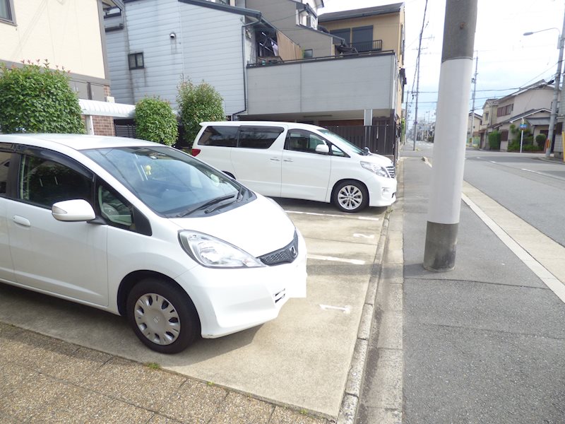 UNO　HOUSE 駐車場