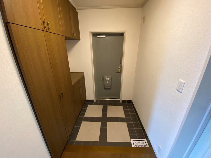レジデンス向島 玄関