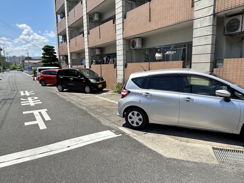 エクセレント373 駐車場