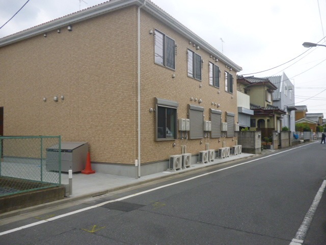 キャメル足立入谷 駐車場