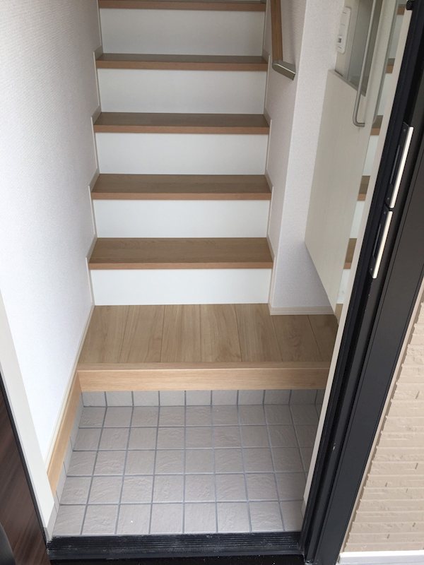 エトワールおおたか 玄関