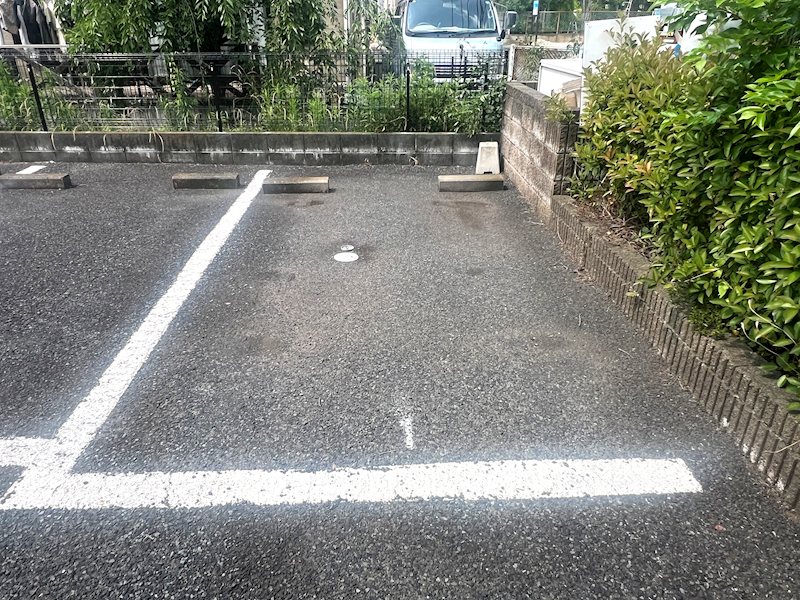 アネックス栗山 駐車場