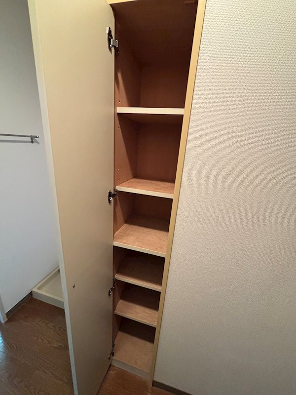 平間ロイヤルマンション 収納