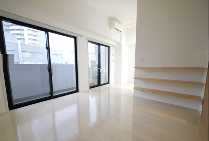 KANZE SHIBAURA RESIDENCE リビング