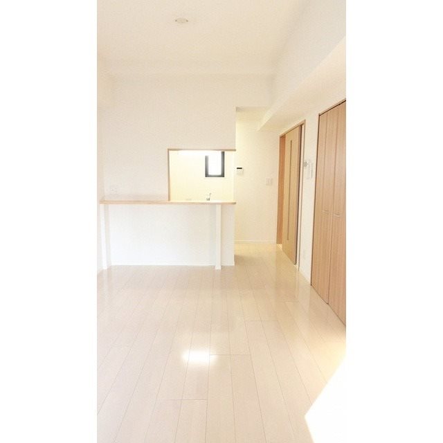 KANZE SHIBAURA RESIDENCE リビング