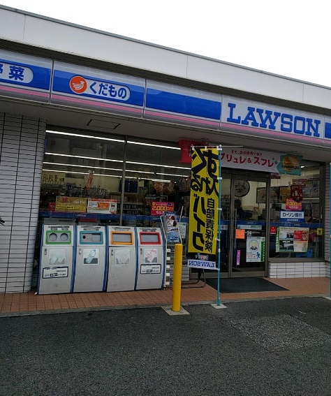 プレサンスＴＨＥ新栄 コンビニ