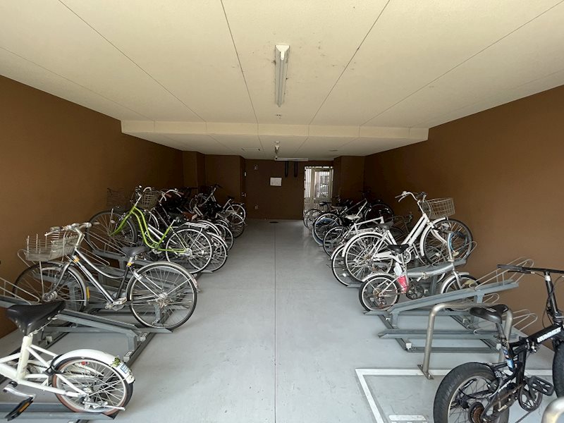 プレサンス鶴舞公園ＷＥＳＴ 駐車場