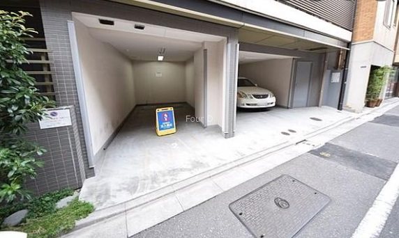 カスタリア銀座Ⅱ 駐車場