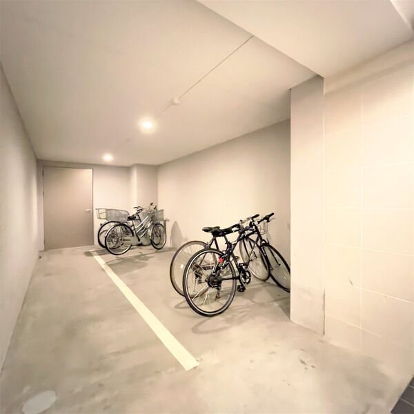 プランドール名駅 駐車場