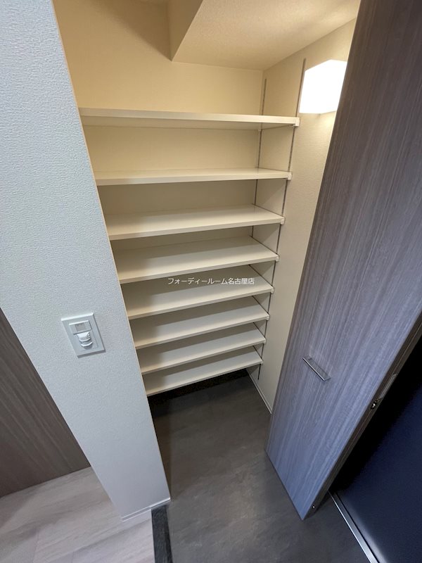 プレサンス今池駅前フェルディノ 収納