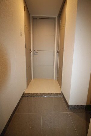 プレミアムコート葵 玄関