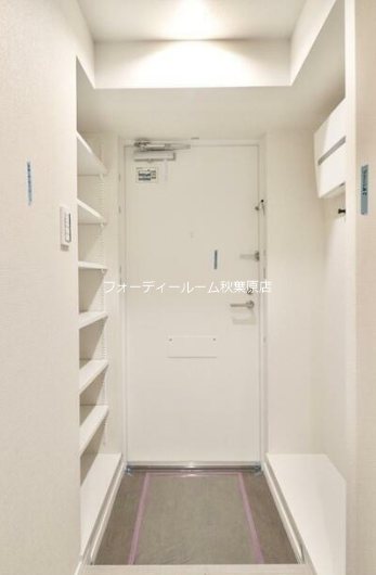 ミリアレジデンス御茶ノ水  玄関