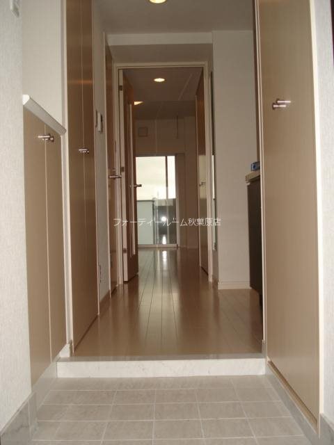 バージュアル新御徒町 玄関