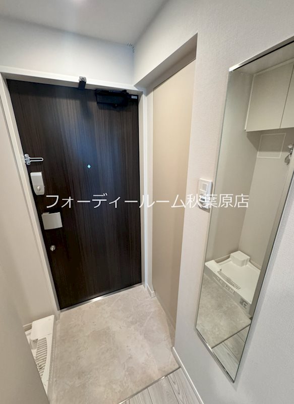 クロスレジデンス神田神保町 玄関