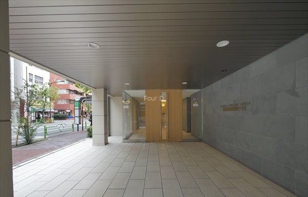 ファミール東銀座グランスイートタワー エントランス