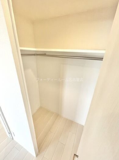 エスリード泉 外堀通 収納