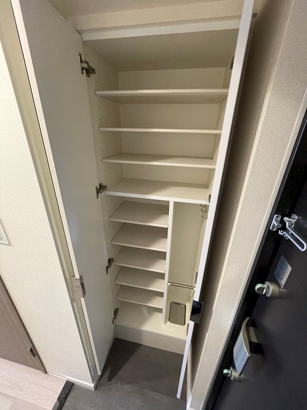 プレサンス広小路通今池 収納