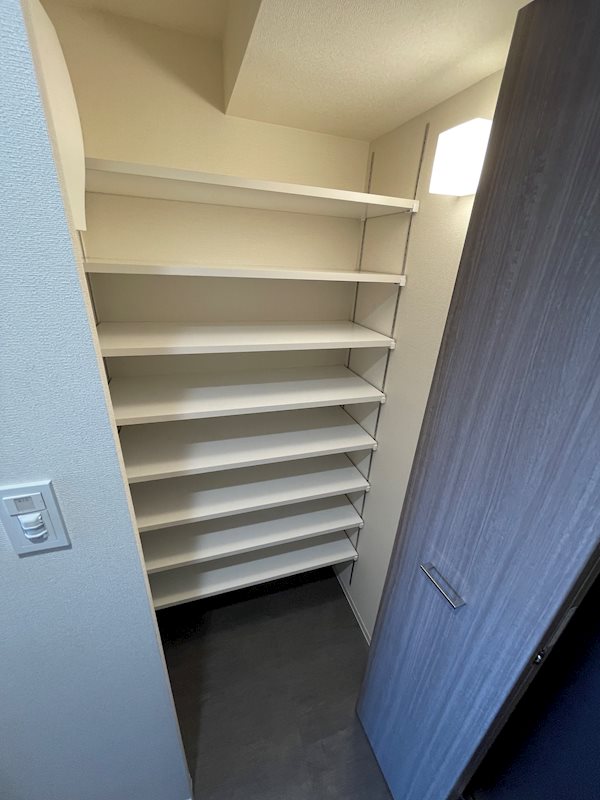 プレサンス広小路通今池 収納