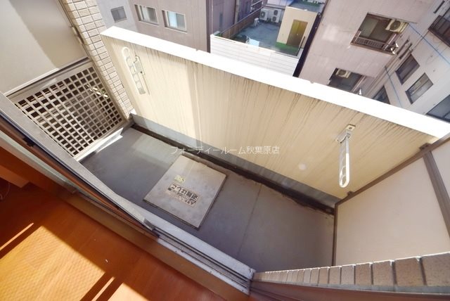 メゾン・ド・ヴィレ神田神保町 ベランダ