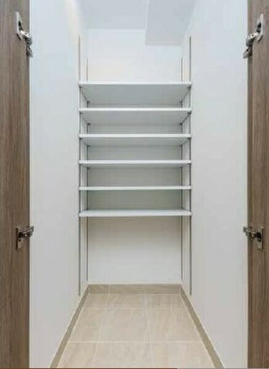 ワールドアイ名古屋城北 玄関