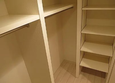 プレサンスジェネ栄 収納