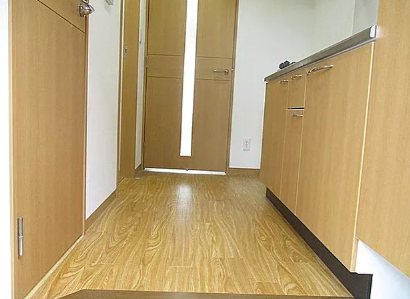 メイプルコート朝岡 玄関