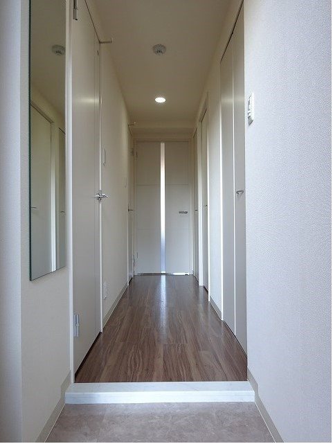 グランディール名古屋 玄関