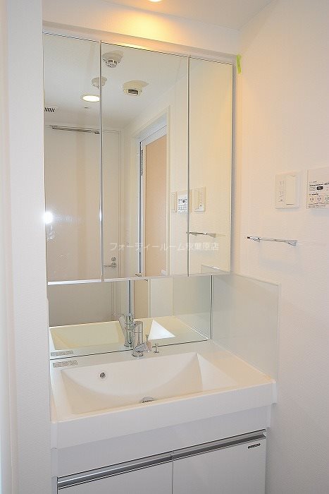 グランドコンシェルジュ新御徒町アジールコート 洗面所